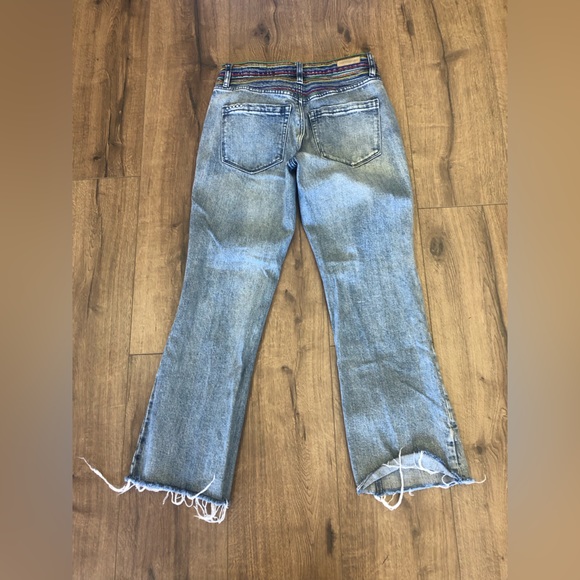 BLANKNYC STYLISH CROPPED EXPOSED BUTTONS RAINBOW WAIST BAND IN SIZE 25 - Picture 12 of 14